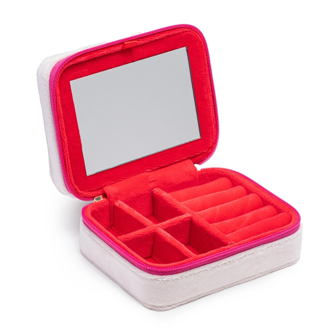 Queen Of Hearts Velvet Jewelry Zip Case